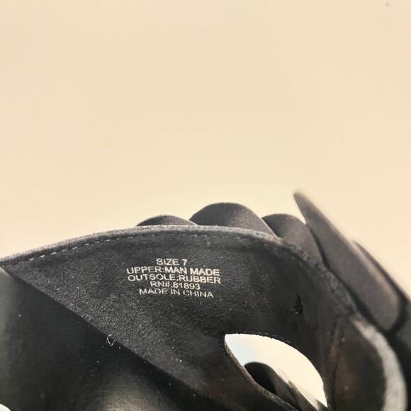 Isaac Mizrahi Floral Flat Slide Sandals - Picture 10 of 10